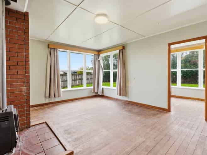 5 Gretna Place , Mosgiel