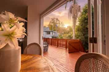 2/24 Wisteria Way, Mairangi Bay