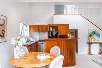 2/24 Wisteria Way, Mairangi Bay