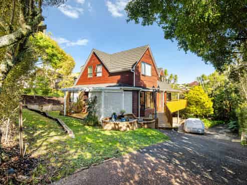 12 St Lucia Place, Unsworth Heights