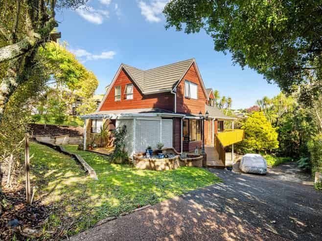 12 St Lucia Place, Unsworth Heights