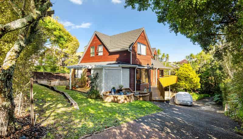 12 St Lucia Place, Unsworth Heights