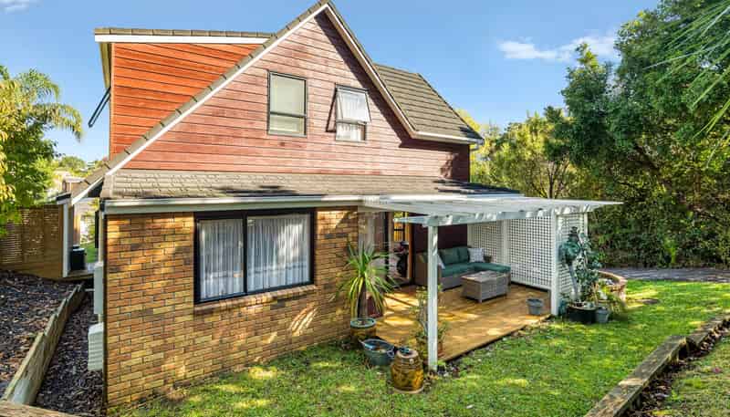 12 St Lucia Place, Unsworth Heights