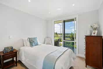 30 Ambassador Glade, Orewa