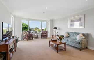 30 Ambassador Glade, Orewa