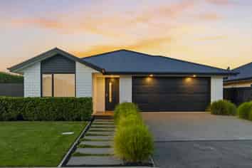 71 Sunline Avenue, Lincoln