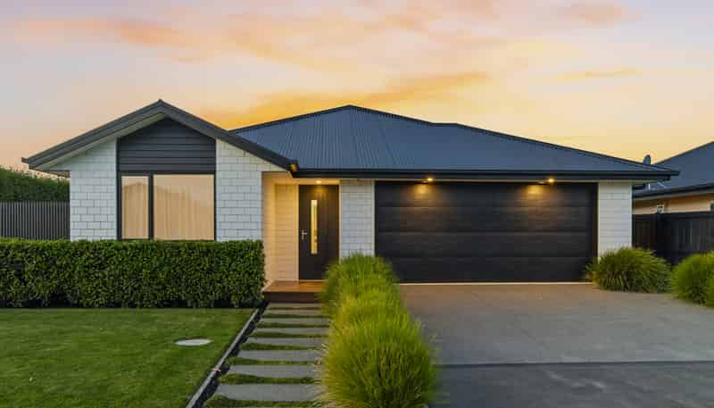 71 Sunline Avenue, Lincoln