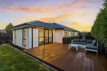 71 Sunline Avenue, Lincoln