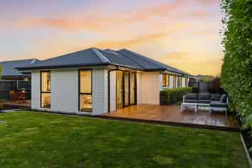 71 Sunline Avenue, Lincoln