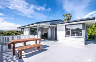 5 Hallewell Crescent, Johnsonville