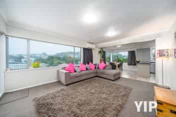 5 Hallewell Crescent, Johnsonville