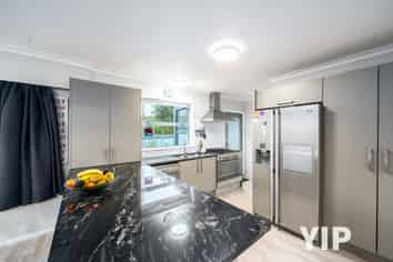 5 Hallewell Crescent, Johnsonville