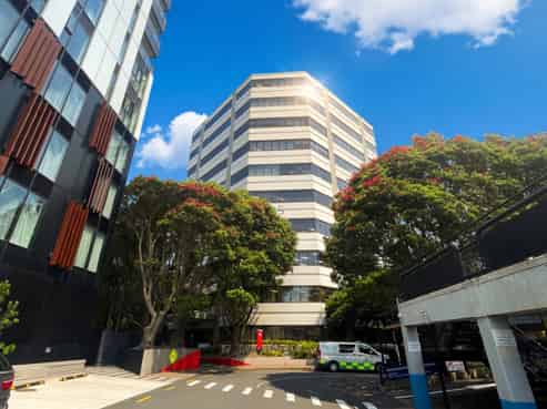 Full floor, premium fit out, panoramic views