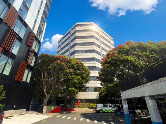 Full floor, premium fit out, panoramic views