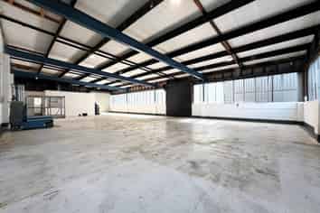 Functional Onehunga Unit | 258 m2