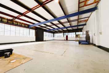 Functional Onehunga Unit | 258 m2