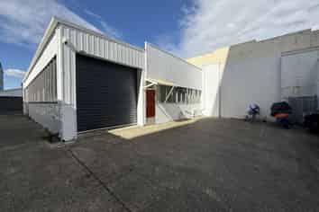 Functional Onehunga Unit | 258 m2