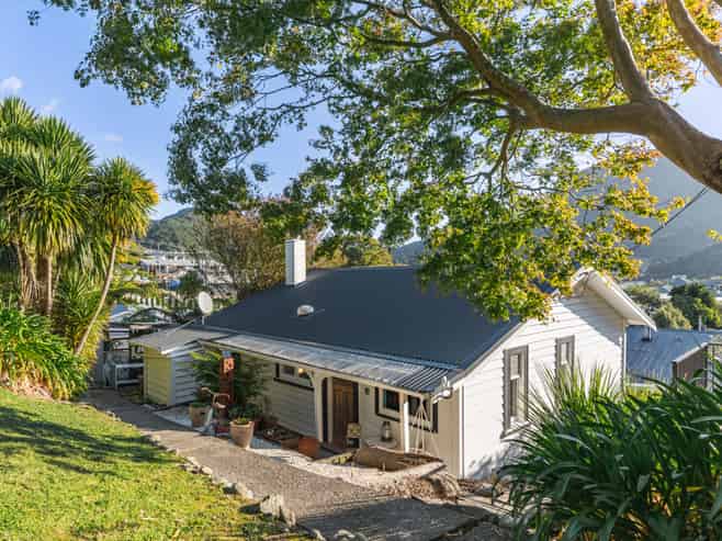 17A Taranaki Street, Picton