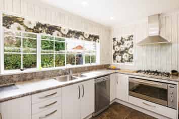 7 Woodfield Avenue, Roslyn