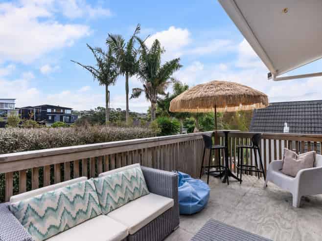 2/3 Whitby Crescent, Mairangi Bay