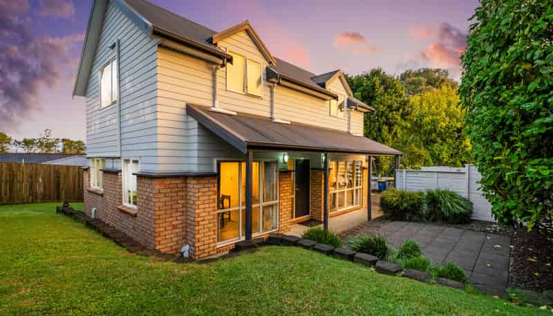 305 Royal Road, Massey