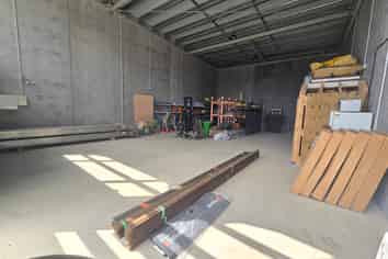 Ideal Tradies Lock-up