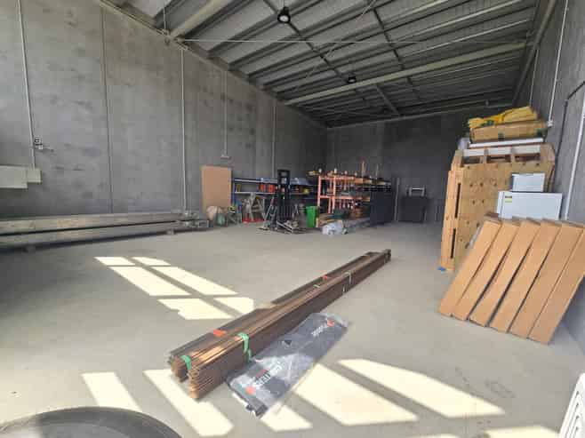 Ideal Tradies Lock-up