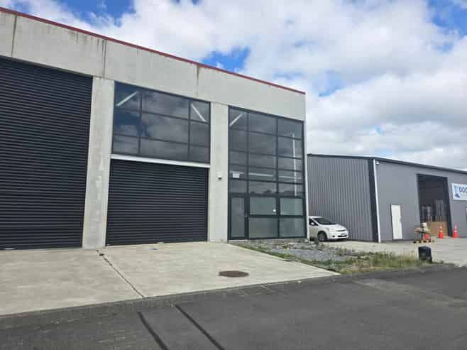 Ideal Tradies Lock-up