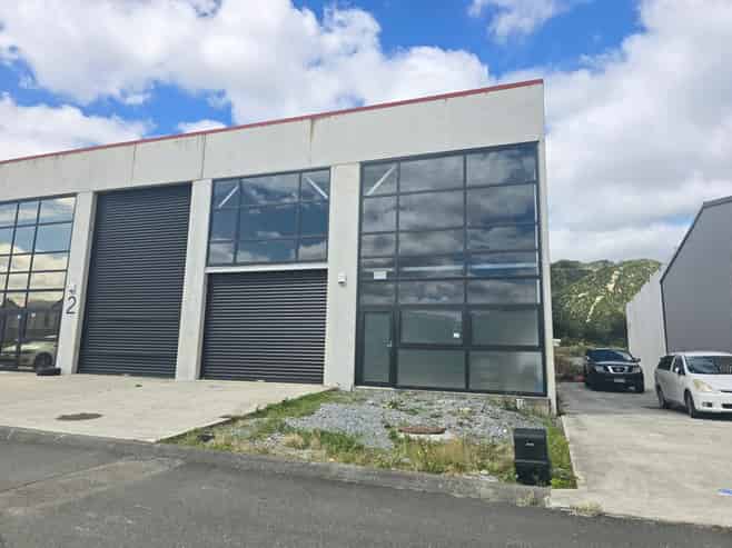 Ideal Tradies Lock-up