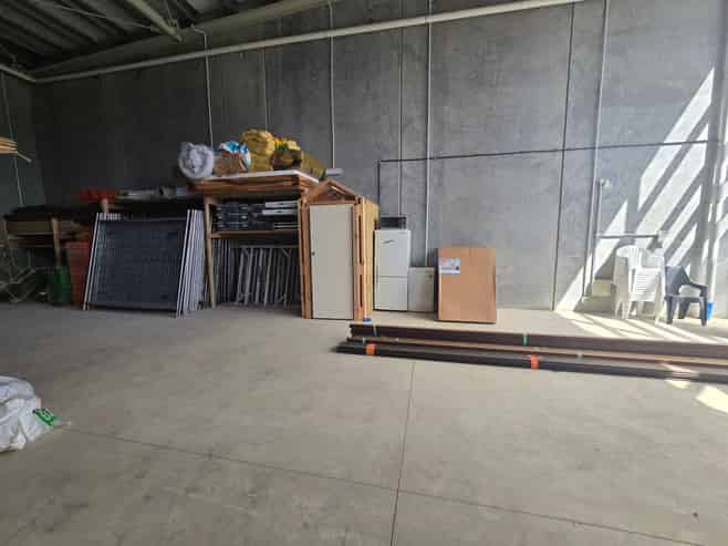 Ideal Tradies Lock-up