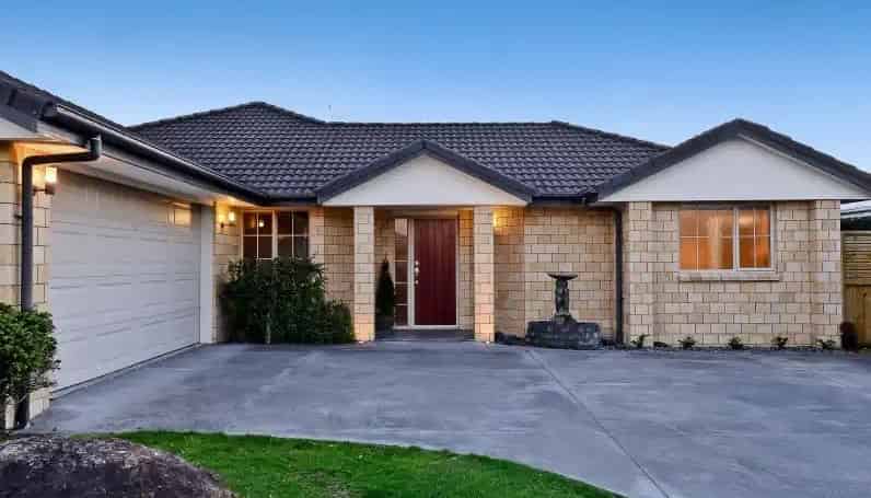 6 Rosewood Court, Huntington