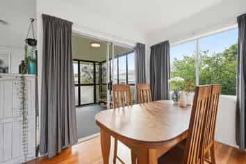 193 Sunset Road, Mangakakahi