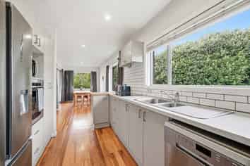 193 Sunset Road, Mangakakahi