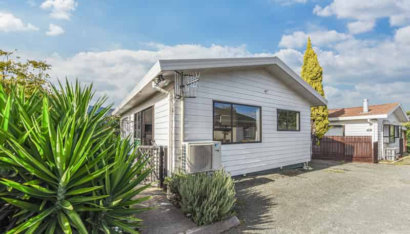 2/42a Songer Street, Stoke