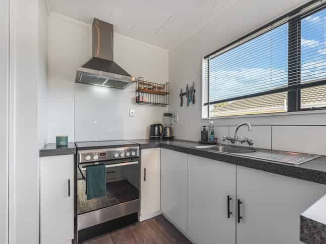 2/42a Songer Street, Stoke