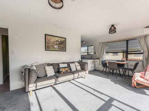 2/42a Songer Street, Stoke