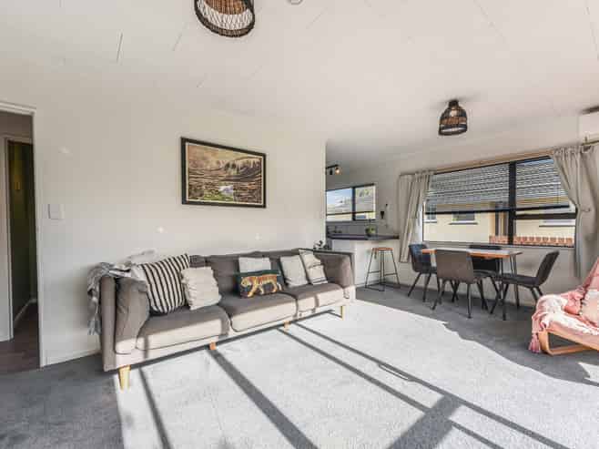 2/42a Songer Street, Stoke