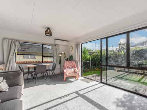 2/42a Songer Street, Stoke