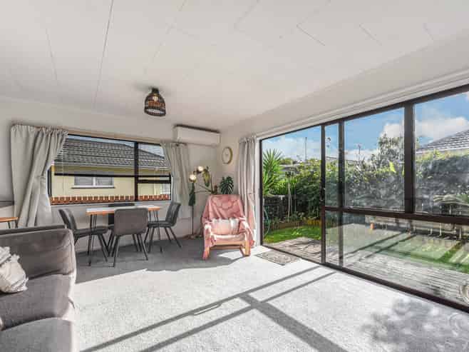 2/42a Songer Street, Stoke