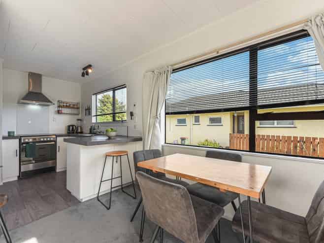 2/42a Songer Street, Stoke