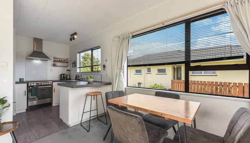 2/42a Songer Street, Stoke