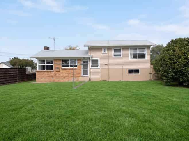 24 Larnach Street, Saint Andrews