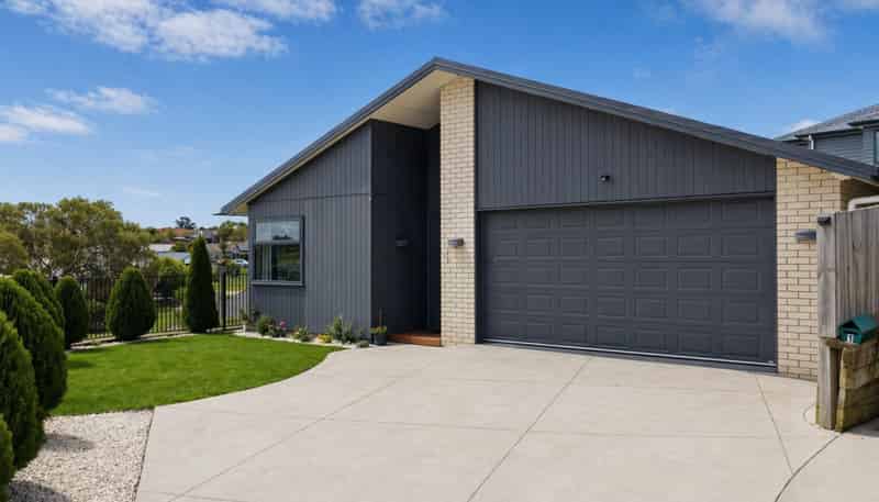 1 Sapling Lane, Glenview