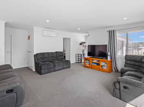 5 Royal St Annes Drive, Kamo