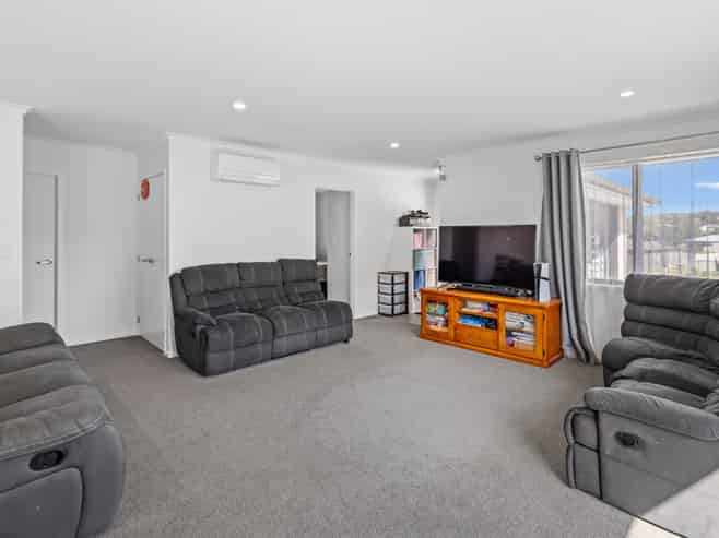 5 Royal St Annes Drive, Kamo