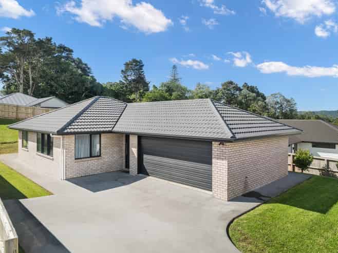 5 Royal St Annes Drive, Kamo