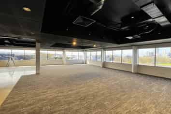 FREEMANS BAY OFFICE WITH VIEWS
