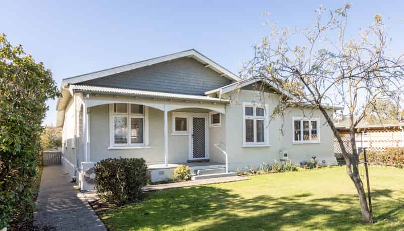 705 Avenue Road West, Saint Leonards