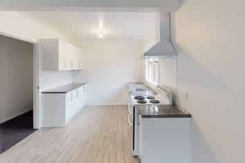 12 Larsen Court, Roslyn