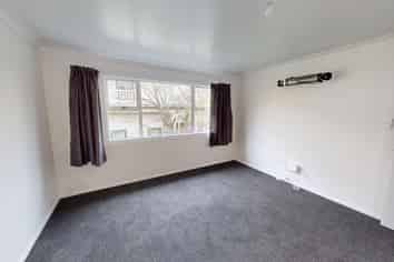 12 Larsen Court, Roslyn